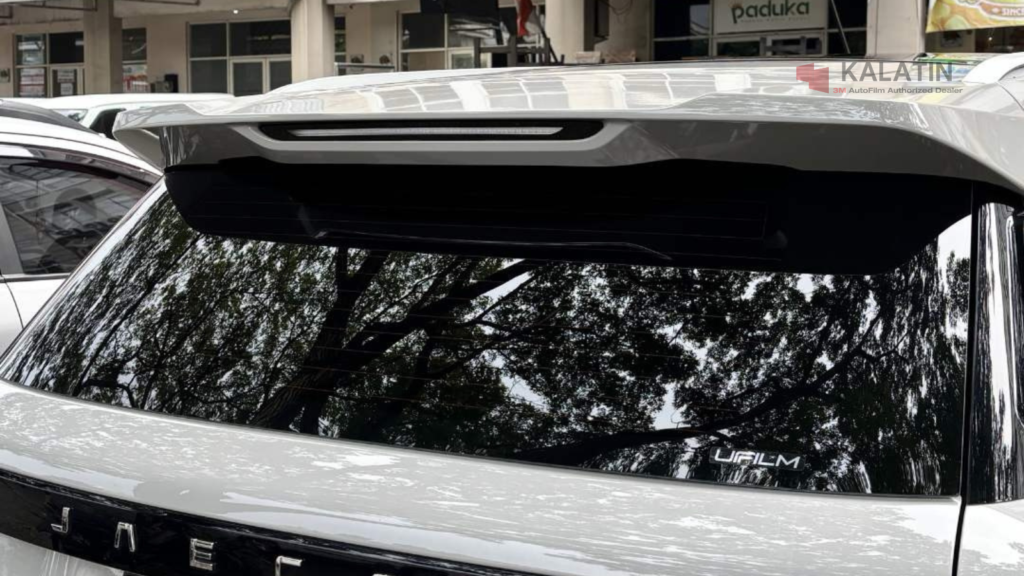 Perlu Nggak Sih Pakai Kaca Film di Kaca Belakang Mobil? by Kalatin Dealer Resmi Kaca Film 3M di Jakarta Barat dan Tangerang
